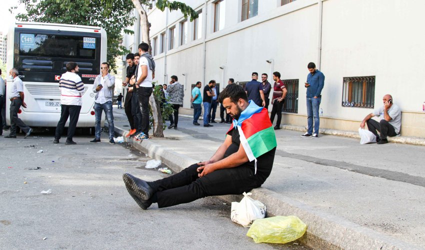 Ehtiyyatda olan hərbçilər cəbhəyə yollanır - FOTOLAR
