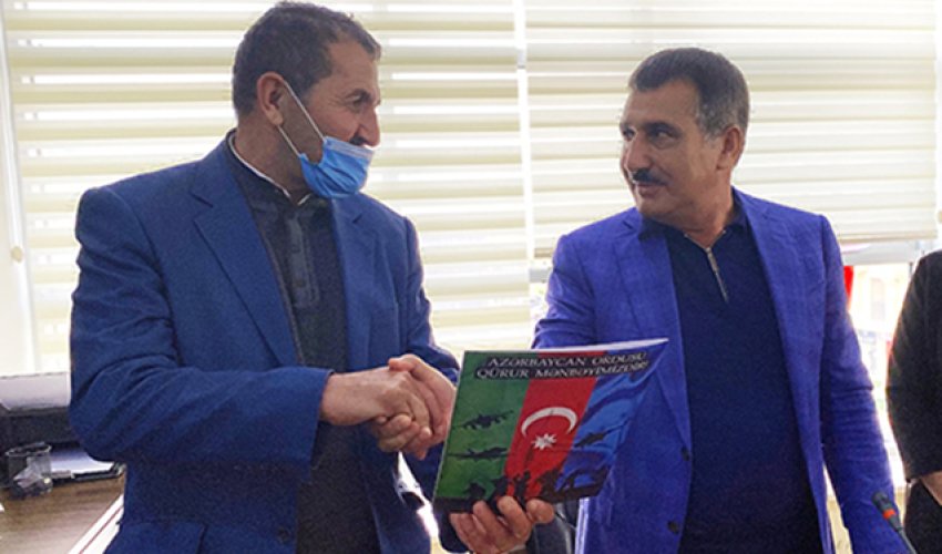 Suqovuşanda Azərbaycan bayrağını qaldıran əsgərə ev verildi