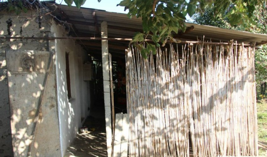 Iki şəhid yetişdirən yarı qamış, yarı kərpic ev - FOTOLAR