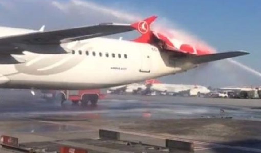 ABŞ-da təyyarə avtomobil yoluna eniş etdi ABŞ-da təyyarə avtomobil yoluna eniş etdi