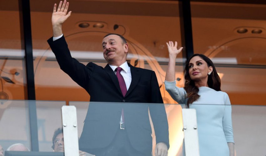 Prezident və xanımı Teymur Rəcəbovu təbrik etdi Prezident və xanımı Teymur Rəcəbovu təbrik etdi
