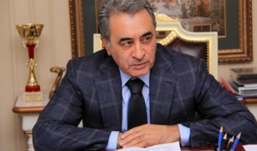 Ильхам Алиев наградил Ильхама Рагимова