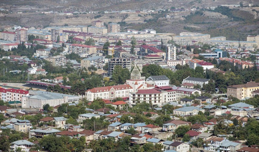Ermənilər Xankəndini tərk edir - FOTO Ermənilər Xankəndini tərk edir - FOTO