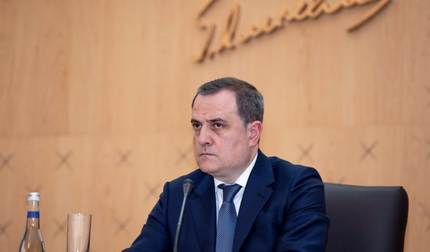 Ceyhun Bayramov hücum edilən Türkiyə gəmisinin kapitanı ilə danışdı Ceyhun Bayramov hücum edilən Türkiyə gəmisinin kapitanı ilə danışdı