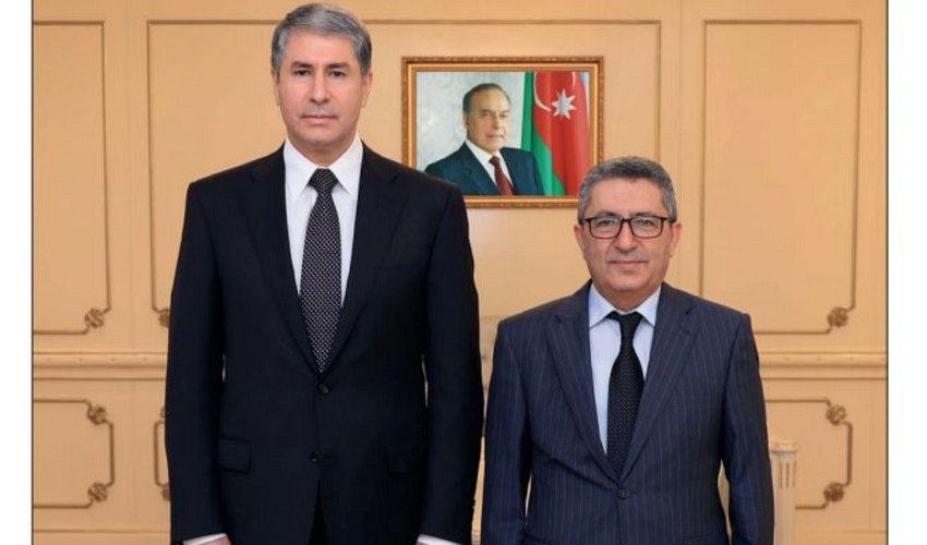Vilayət Eyvazov Sadiq Gözəlovu təltif etdi Vilayət Eyvazov Sadiq Gözəlovu təltif etdi
