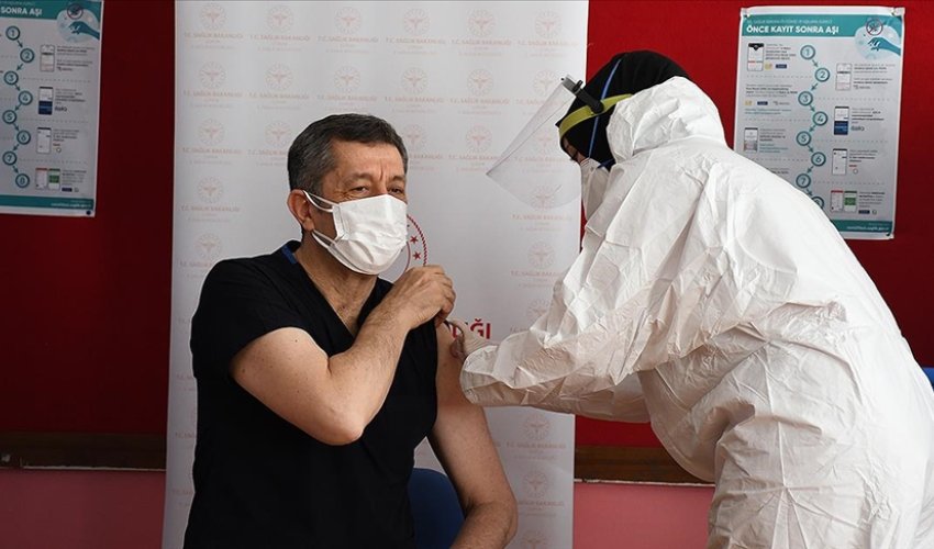 Türkiyədə müəllimlərin peyvəndlənməsinə başlanıldı