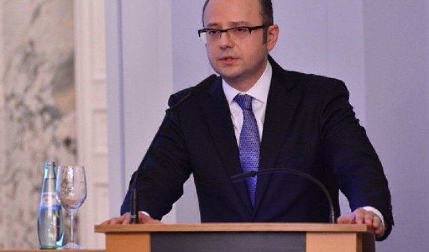 Prezident Pərviz Şahbazova yeni vəzifə verdi- SƏRƏNCAM Prezident Pərviz Şahbazova yeni vəzifə verdi- SƏRƏNCAM