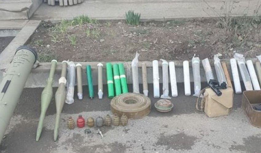 Ermənilərin Xocavənddə atıb qaçdığı silah-sursat aşkarlandı Ermənilərin Xocavənddə atıb qaçdığı silah-sursat aşkarlandı