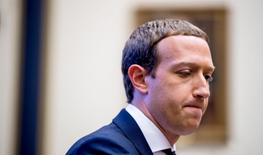 Mark Zukerberqin də şəxsi məlumatları oğurlanıb