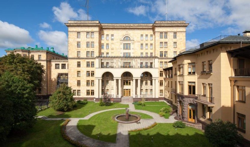 В России 20 чешских дипломатов объявили персонами нон грата В России 20 чешских дипломатов объявили персонами нон грата