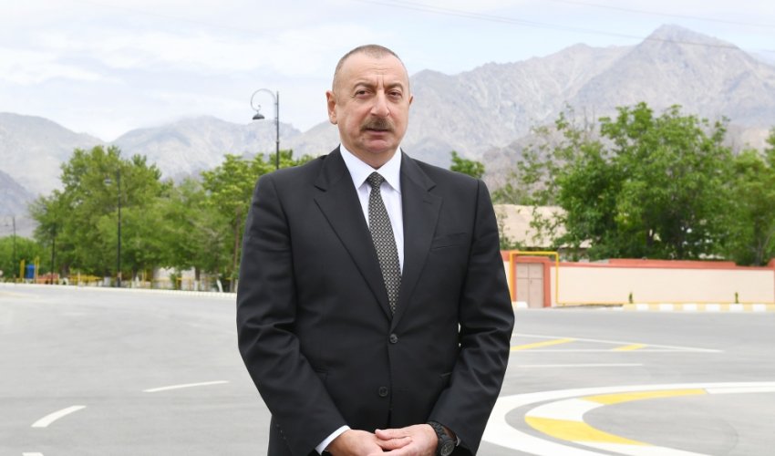 Prezidentdən  xəbərdarlıq: “Odla oynamasınlar, yumruq yerindədir” - MÜSAHİBƏ