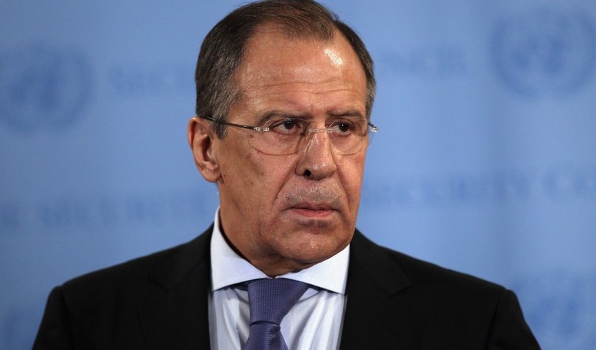 Lavrov Bakıdakı “Qardaşlıq Məzarlığı” Əbədi Xatirə Kompleksini ziyarət edib