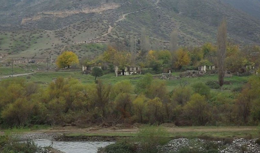 Laçın sakini 30 ildən sonra xarabalıqlar arasından əl işini tapıb - FOTO