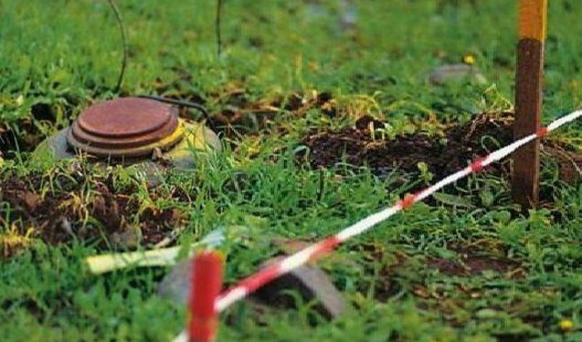 Laçın və Kəlbəcərdə 17 yük maşını mina basdırılıb - Erməni zabit Laçın və Kəlbəcərdə 17 yük maşını mina basdırılıb - Erməni zabit