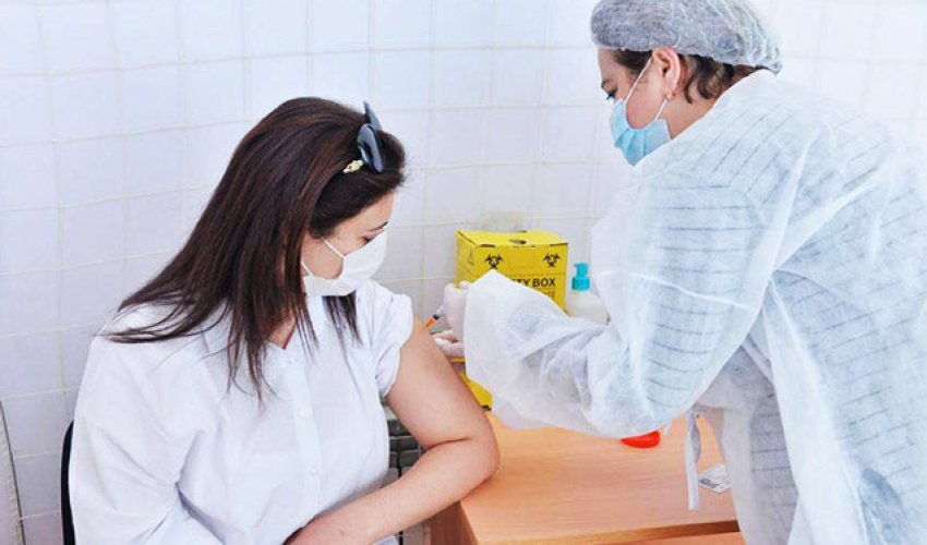 Bu klinikalar vaksin yoxlanışı üçün 30 manat istəyir Bu klinikalar vaksin yoxlanışı üçün 30 manat istəyir