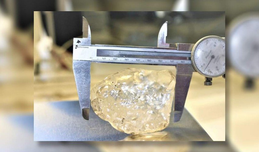 В Африке нашли третий по величине алмаз на Земле В Африке нашли третий по величине алмаз на Земле