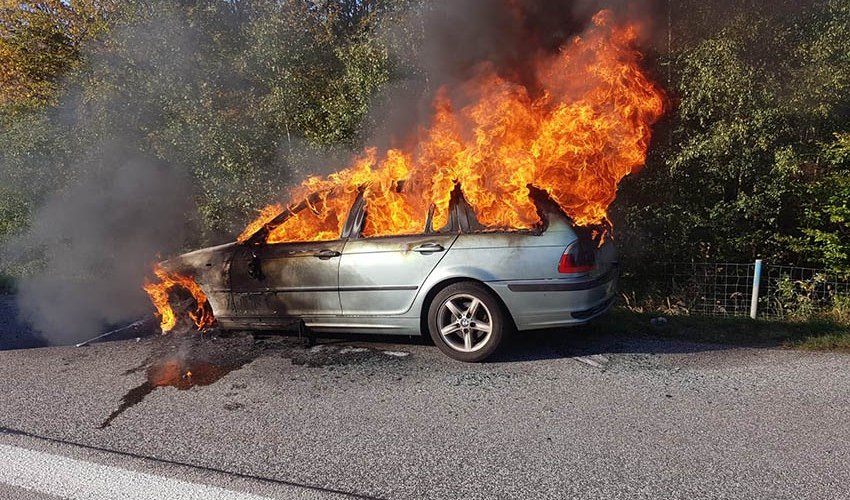 Lənkəranda avtomobil qəzaya uğrayaraq yanıb, ölən var