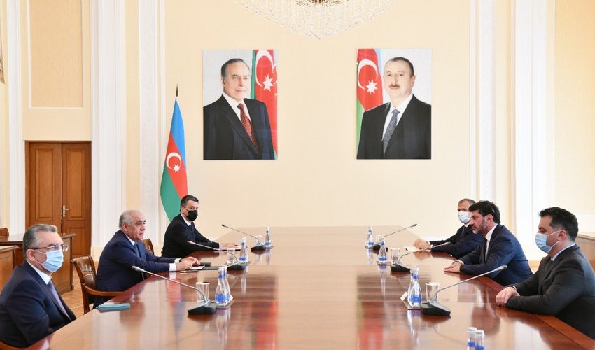 Baş nazir Tbilisi şəhərinin meri ilə görüşüb