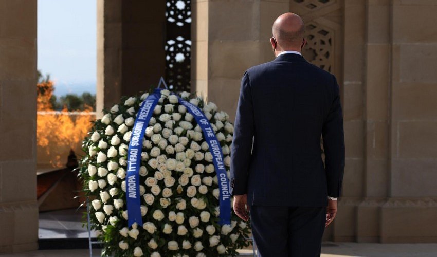 Şarl Mişel Şəhidlər Xiyabanında: 