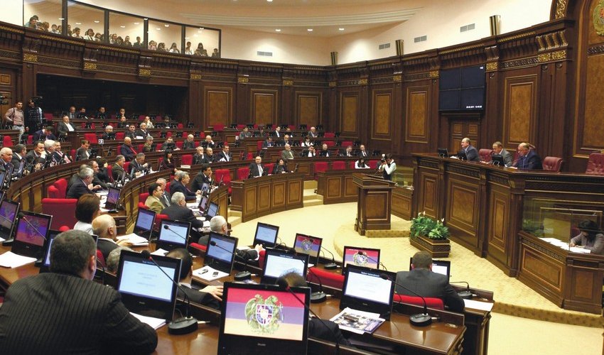 Paşinyan və Koçaryan deputatlıqdan imtina ediblər Paşinyan və Koçaryan deputatlıqdan imtina ediblər