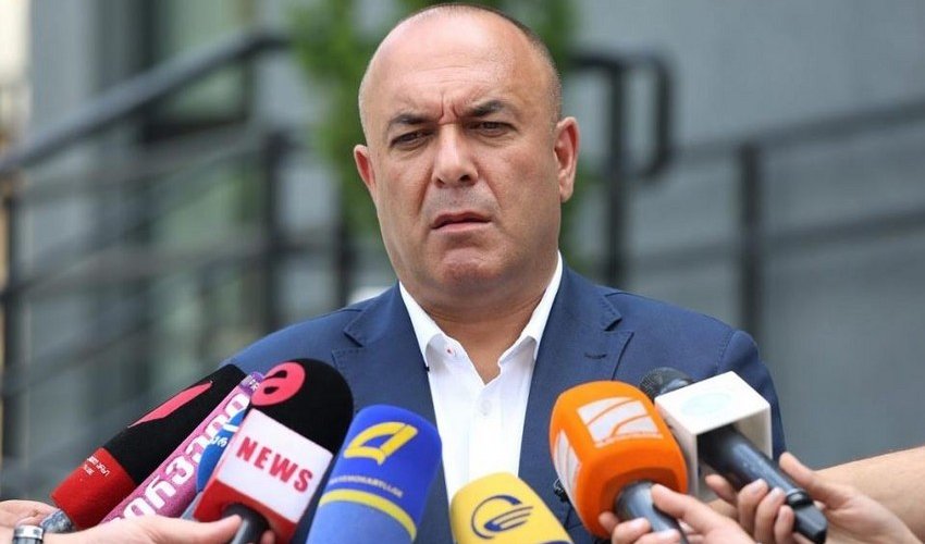 Gürcüstanın tanınmış azərbaycanlı müxalifətçisi siyasətdən gedib