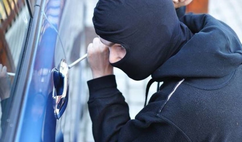 В Саатлинском районе совершена кража из автомобиля на 22 000 манатов