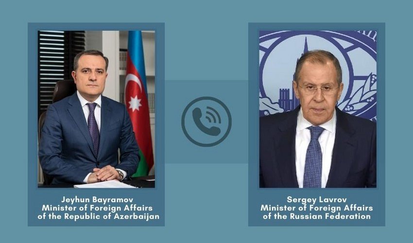 Azərbaycan və Rusiya XİN başçıları arasında telefon danışığı olub