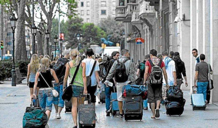 Azərbaycanda bu il gələn turistlərin statistikasını hesablamaq doğru olmaz - RƏSMİ Azərbaycanda bu il gələn turistlərin statistikasını hesablamaq doğru olmaz - RƏSMİ