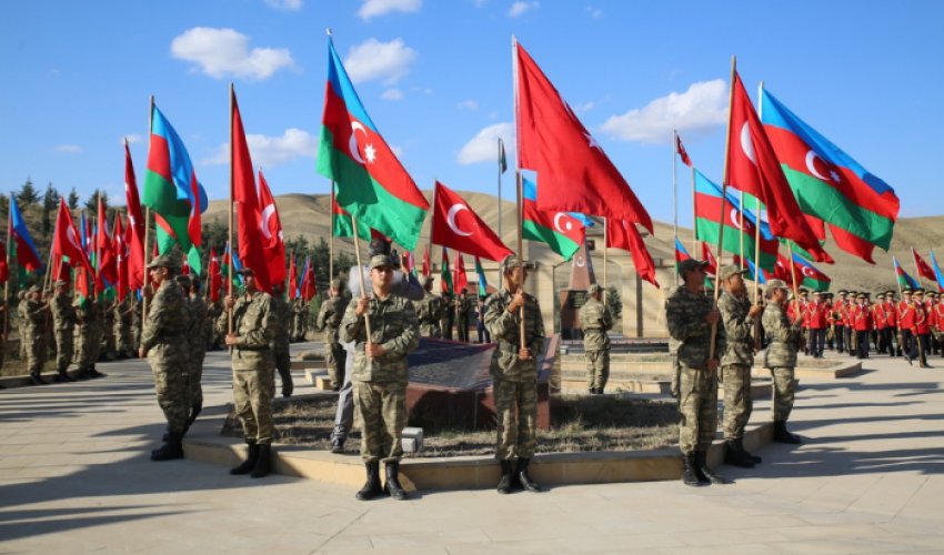 Bakıda hərbi yürüş başa çatıb - YENİLƏNDİ - VİDEO