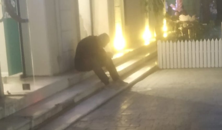 Nazirlik Səyavuş Aslanın küçədə gecələyən oğlunu axtarır