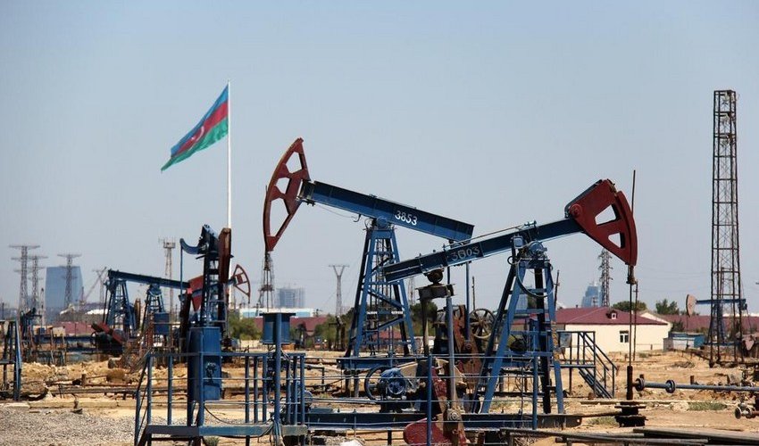 Azerbaijani oil falls in price