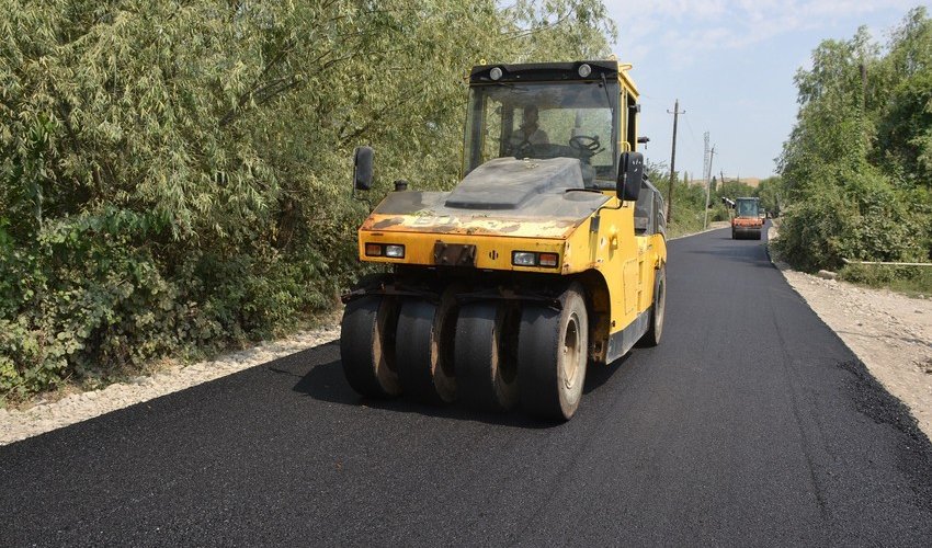 Azerbaijani President allocates AZN 6M for reconstruction of roads in Surakhani