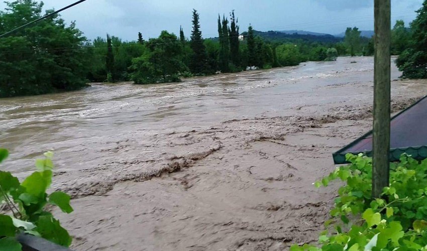 Hazırda çaylarda sel və daşqın hadisəsi müşahidə olunur Hazırda çaylarda sel və daşqın hadisəsi müşahidə olunur
