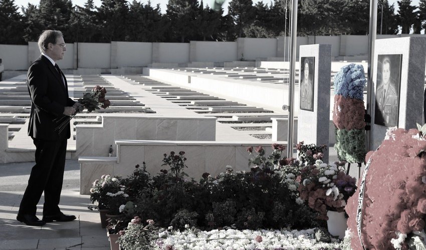 US Ambassador to Azerbaijan paid his respects to martyrs US Ambassador to Azerbaijan paid his respects to martyrs