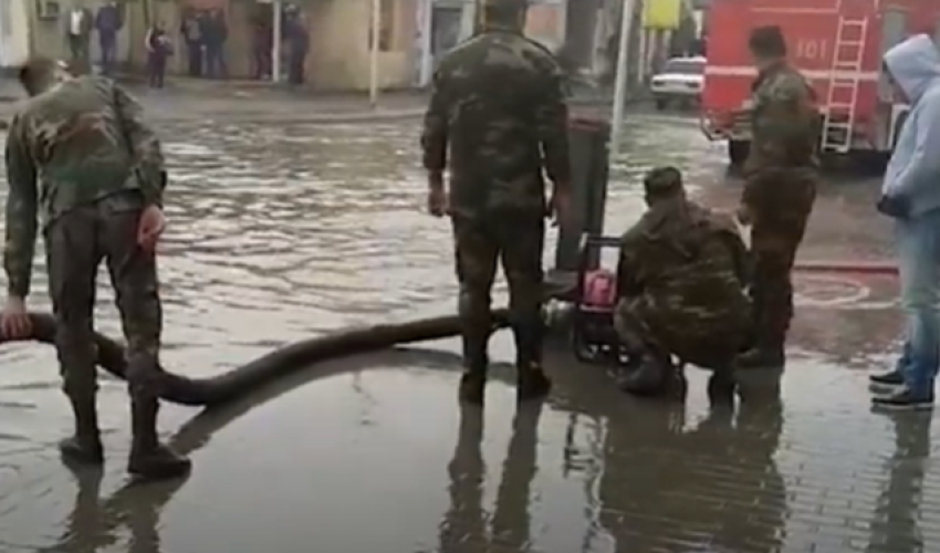 FHN Bakıdakı subasma ilə bağlı məlumat yaydı - Video