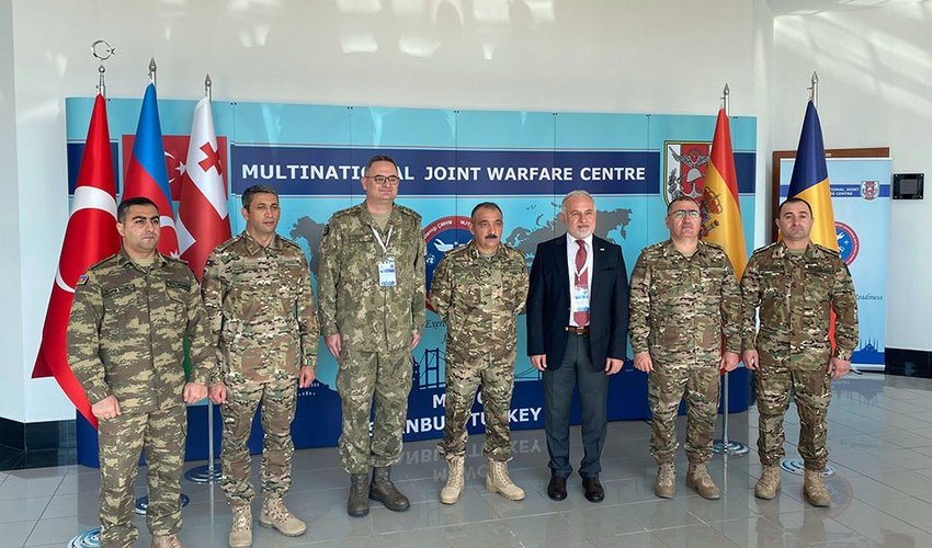 Azerbaijani Land Forces Commander meets his Turkish counterpart