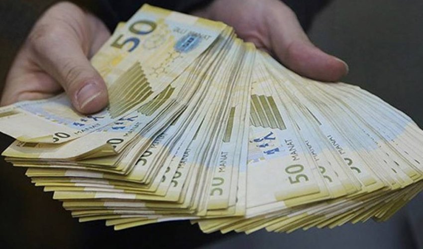 Azərbaycanda vətəndaş 700.000 manatdan çox pul mənimsəyib Azərbaycanda vətəndaş 700.000 manatdan çox pul mənimsəyib
