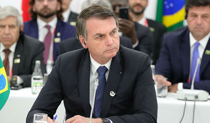 Feysbuk Braziliya Prezidentinin vaksinlə bağlı dediklərini sildi