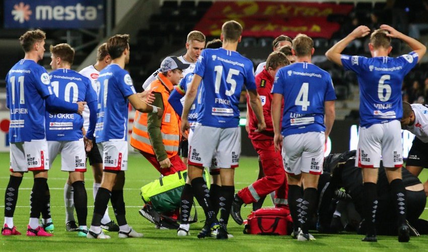 Icelandic footballer collapses from cardiac arrest during match