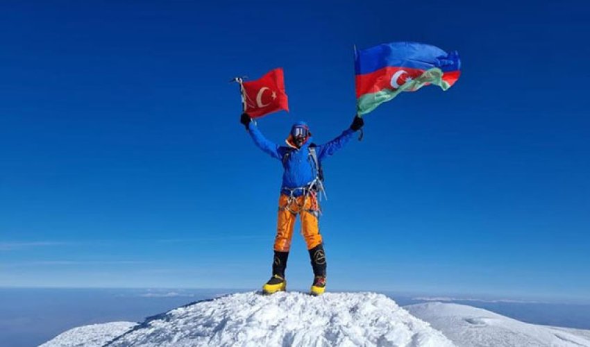 Ağrıdağa Azərbaycan və Türkiyə bayraqları sancıldı - Video