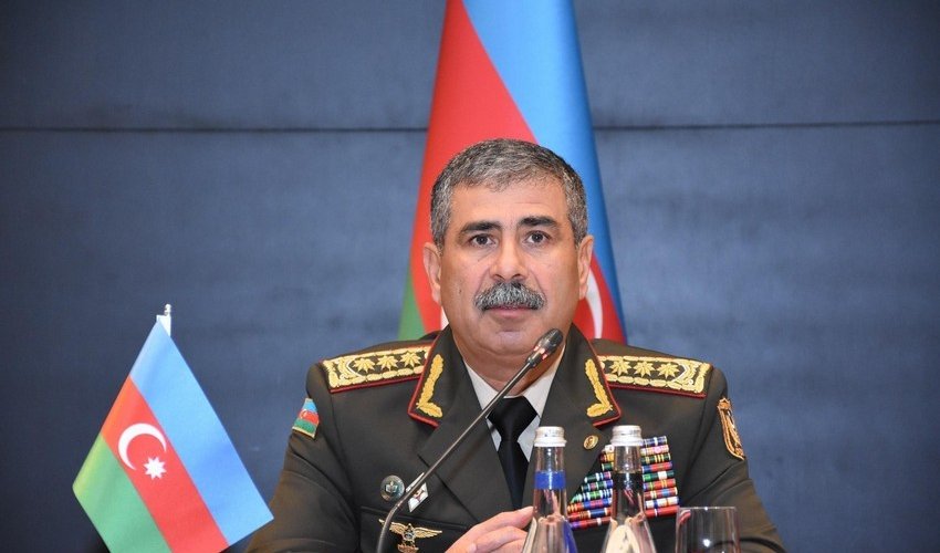 Azerbaijani defense minister leaves for Russia Azerbaijani defense minister leaves for Russia