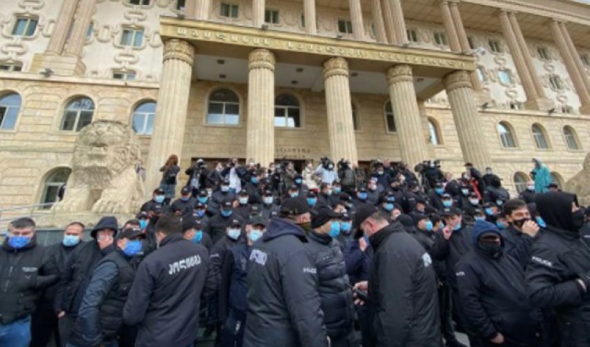 Saakaşvilinin növbəti məhkəmə iclasının vaxtı açıqlandı - Yenilənib