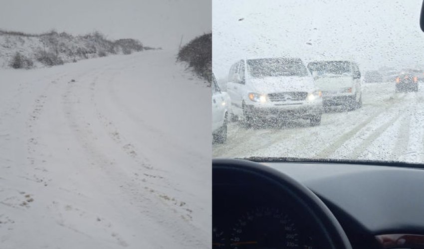 Azərbaycanda qarlı yollar sürücülərə maneə yaratdı