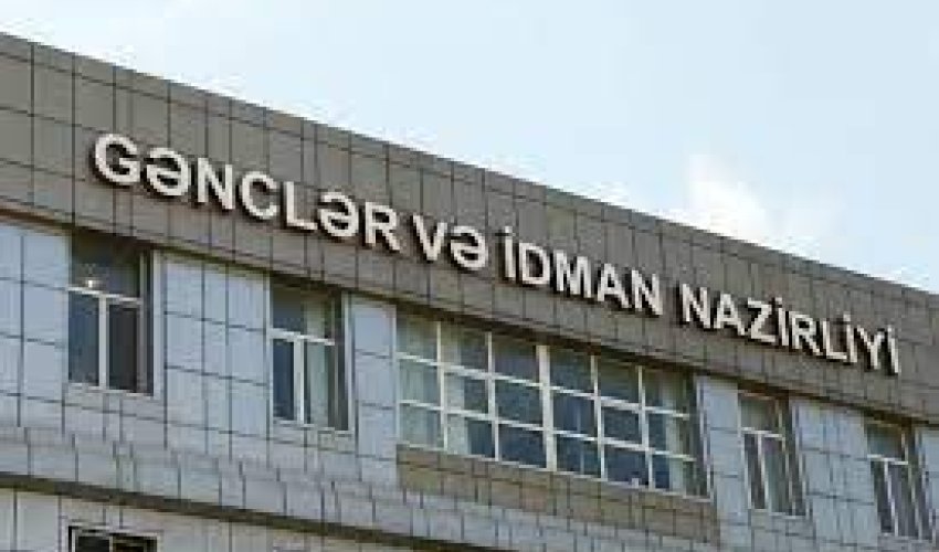 Gənclər və idman nazirinin müavinləri işdən çıxarıldı