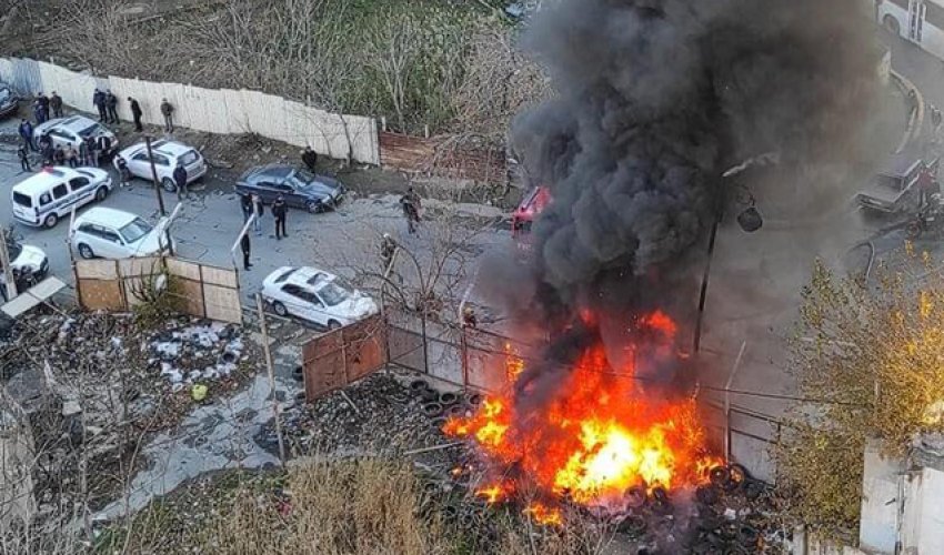 Bakıda yol kənarında yanğın - Foto