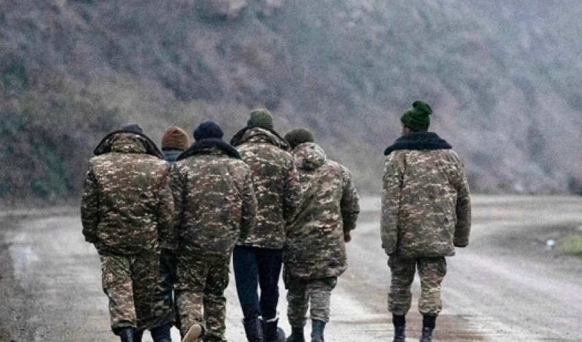 Азербайджан передал Армении 10 военнослужащих Азербайджан передал Армении 10 военнослужащих