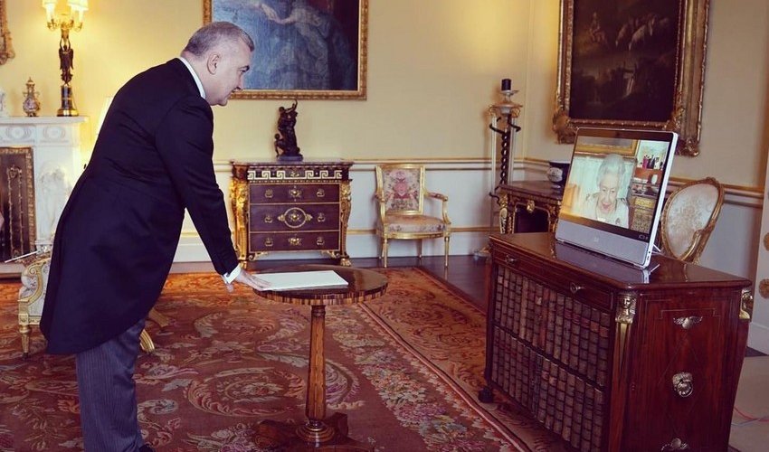 Azerbaijani envoy presents his credentials to UK Queen Azerbaijani envoy presents his credentials to UK Queen
