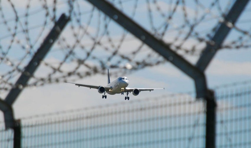 WHO says countries should lift international travel bans