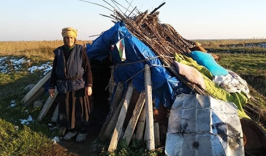 Fotoları yayılan tənha qadın xəstəxanaya yerləşdirildi