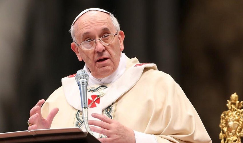 Папа Римский призвал бороться с фейками